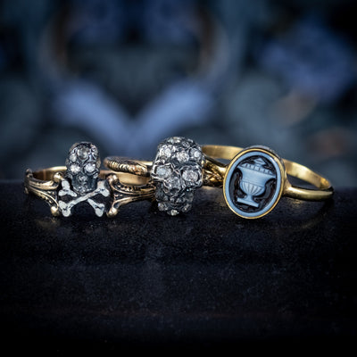 What is Mourning Jewellery?