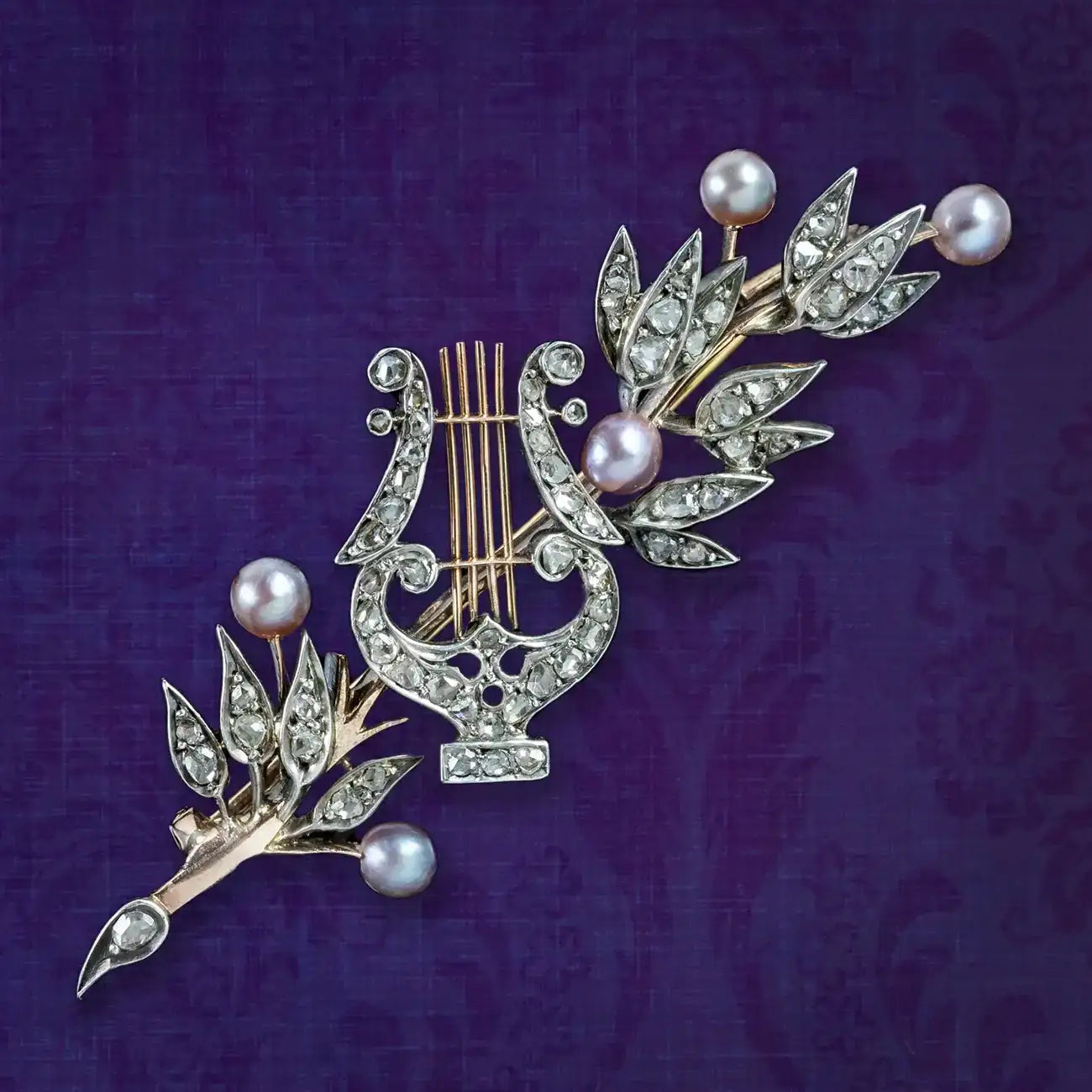 Broche Ancienne En Or Ajourée Diamants Et Rubis Broche Ancienne En Or Ajourée Diamants Et Rubis