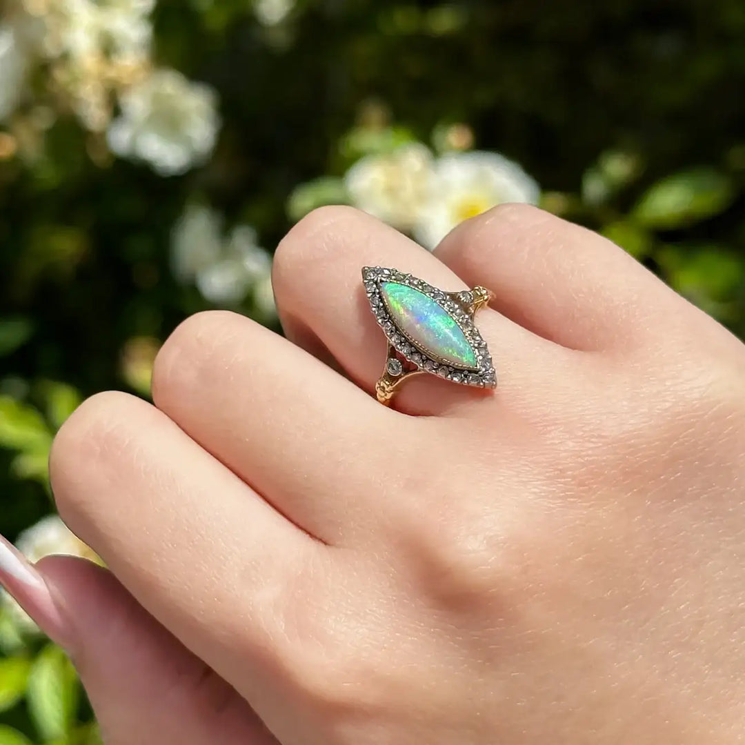 Bague Navette En Or 18 Carats Avec Opales - Style Victorien, Occasion Très Bon état