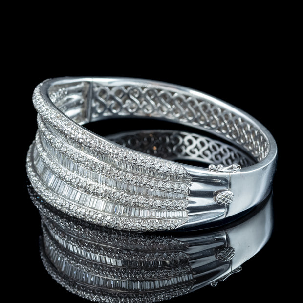 Art Deco Style Diamond Bangle 18ct Gold 9.58ct Total