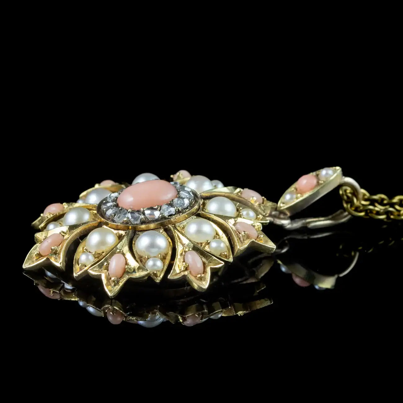 Victorian Pendant Pearl Necklace main image 1