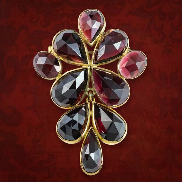 Broche Ancienne En Or 18k Et Grenat Cabochon - Style Victorien Feuilles De Châtaignier - France - Occasion