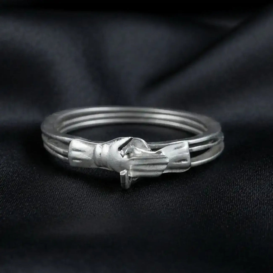 Vintage Silver Fede Ring – Laurelle Antique Jewellery