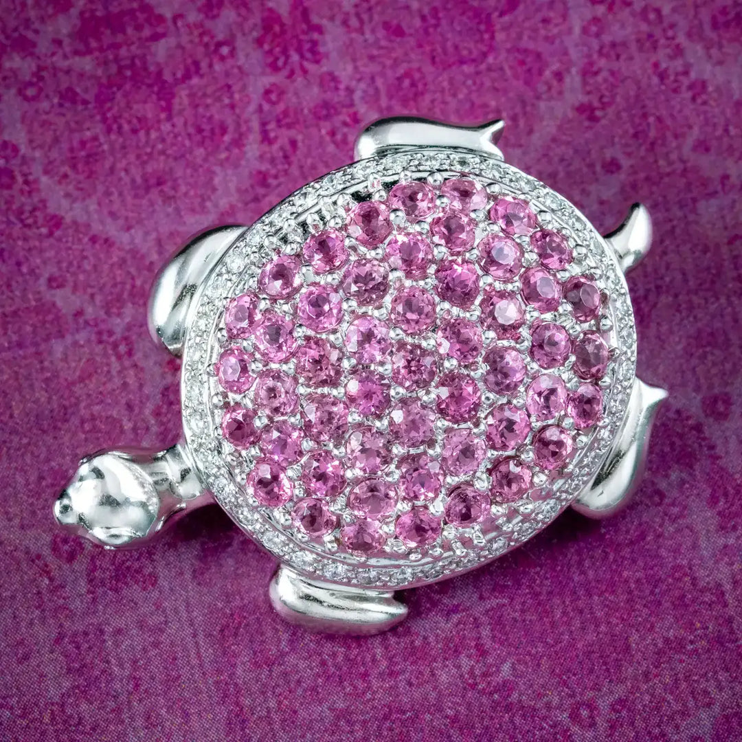 VINTAGE TURTLE BROOCH WITH RHINESTONES | Collectors Weekly VINTAGE TURTLE BROOCH WITH RHINESTONES | Collectors Weekly