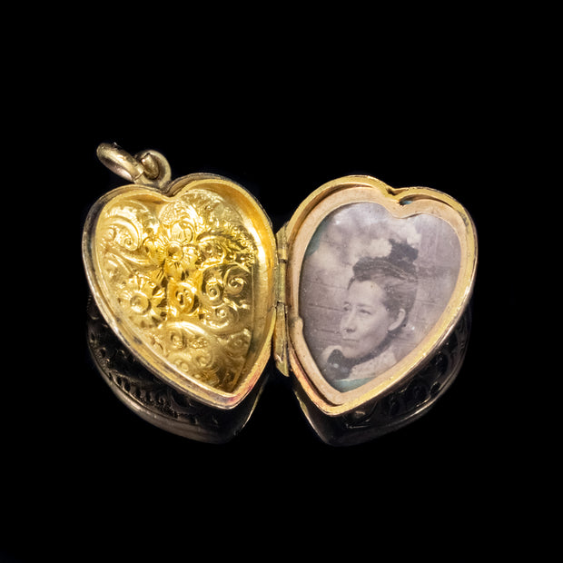 Antique Victorian Heart Locket 9Ct Gold Dated 1900