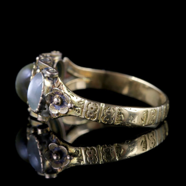 Antique Georgian Ring Cats Eye Moonstone 18Ct Gold Circa 1830