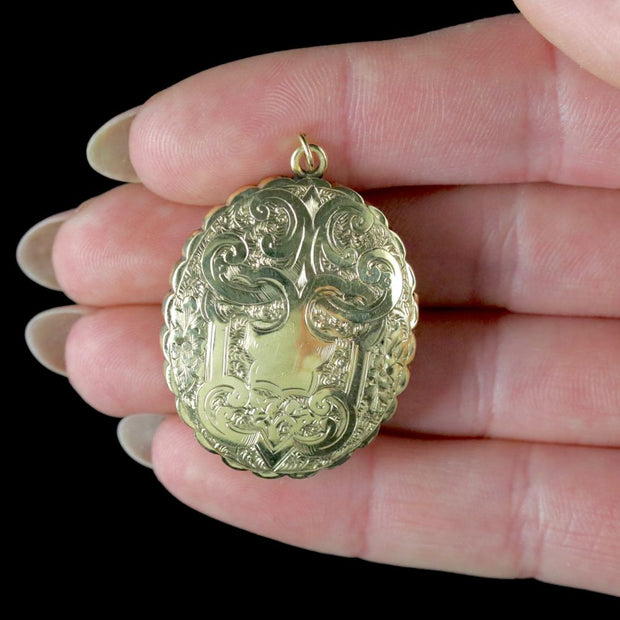 Antique Victorian Mourning Locket 18Ct Gold Back And Front Circa 1840