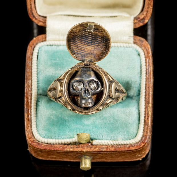 Memento Mori Diamond Skull Locket Ring 18Ct Gold