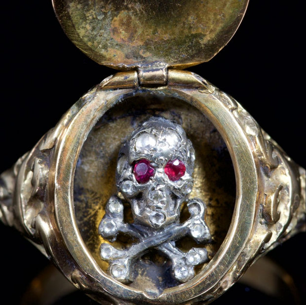 Skull Diamond Locket Ring Memento Mori 18Ct Gold