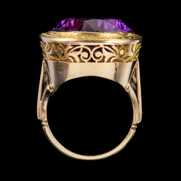 Vintage 18Ct Gold Large Corundum Ring