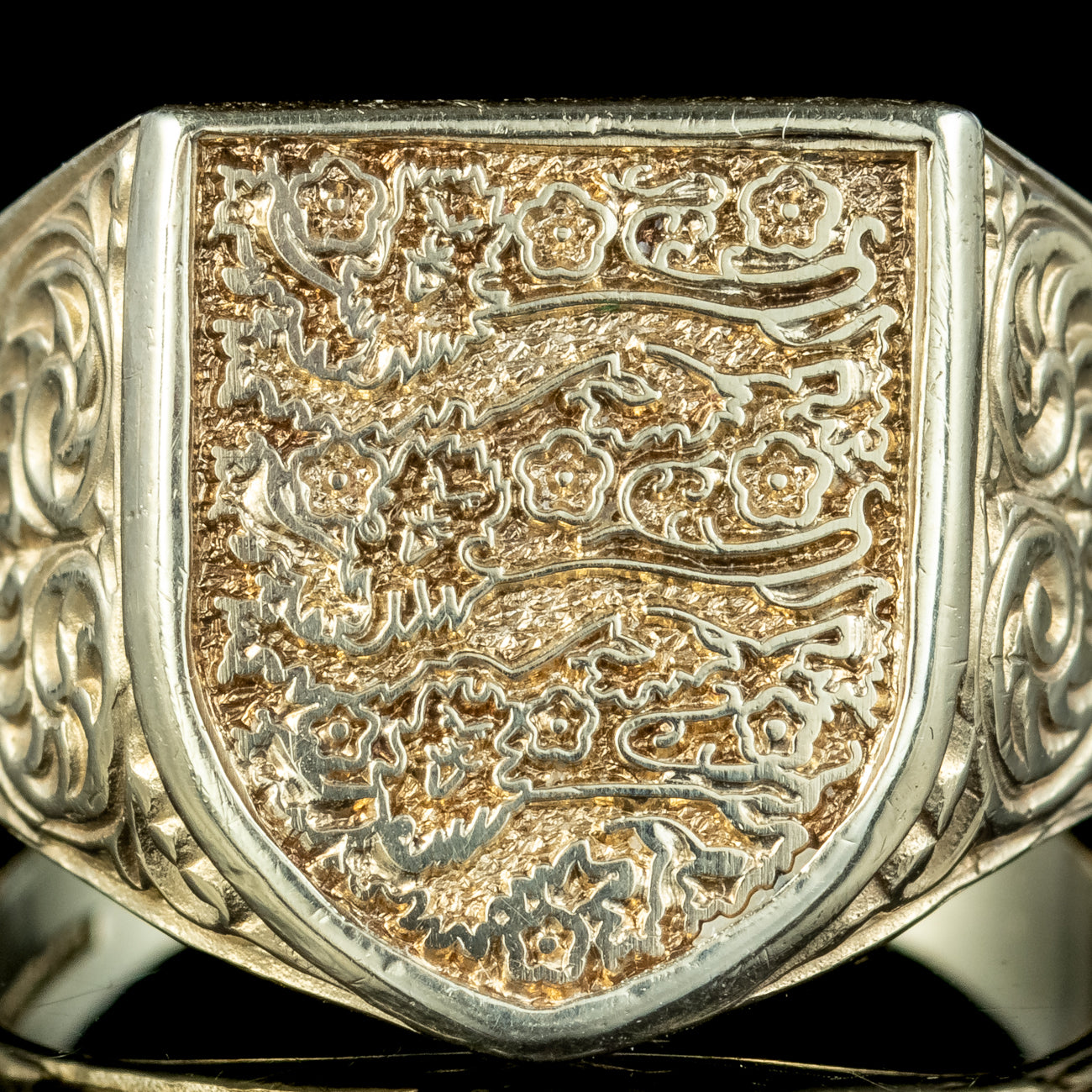 Vintage Gents Signet Ring England Coat Of Arms Dated 1991 – Laurelle ...