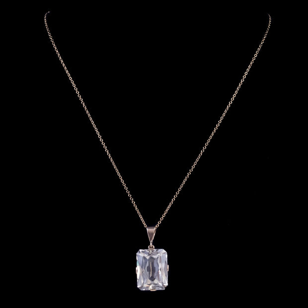 White Sapphire Pendant Necklace 9Ct Yellow Gold 28Ct Sapphire